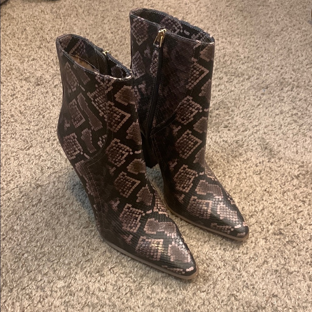 Jennifer Lopez Brown Ankle Boots with Lace-Up Design